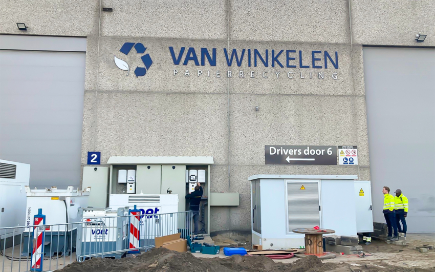 Compactstation installatie bij Van Winkelen Papierrecycling in Zoetermeer